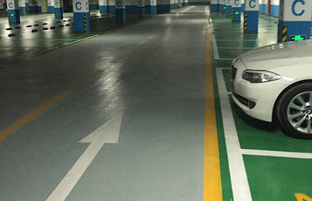 停車庫(kù)環(huán)氧地坪樹脂地坪漆使用中要注意什么？
